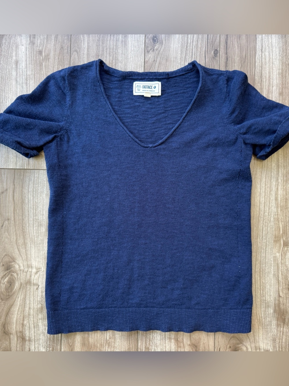 FatFace navy blue short-sleeve V-neck knit sweater Size 2 lightweight